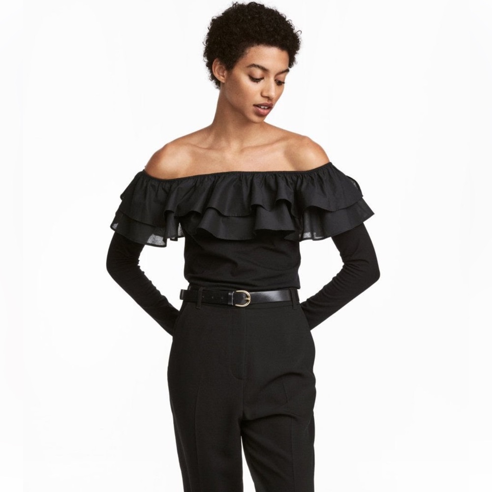 H&M Ruffled Off Shoulder Top - Picture 2 of 3